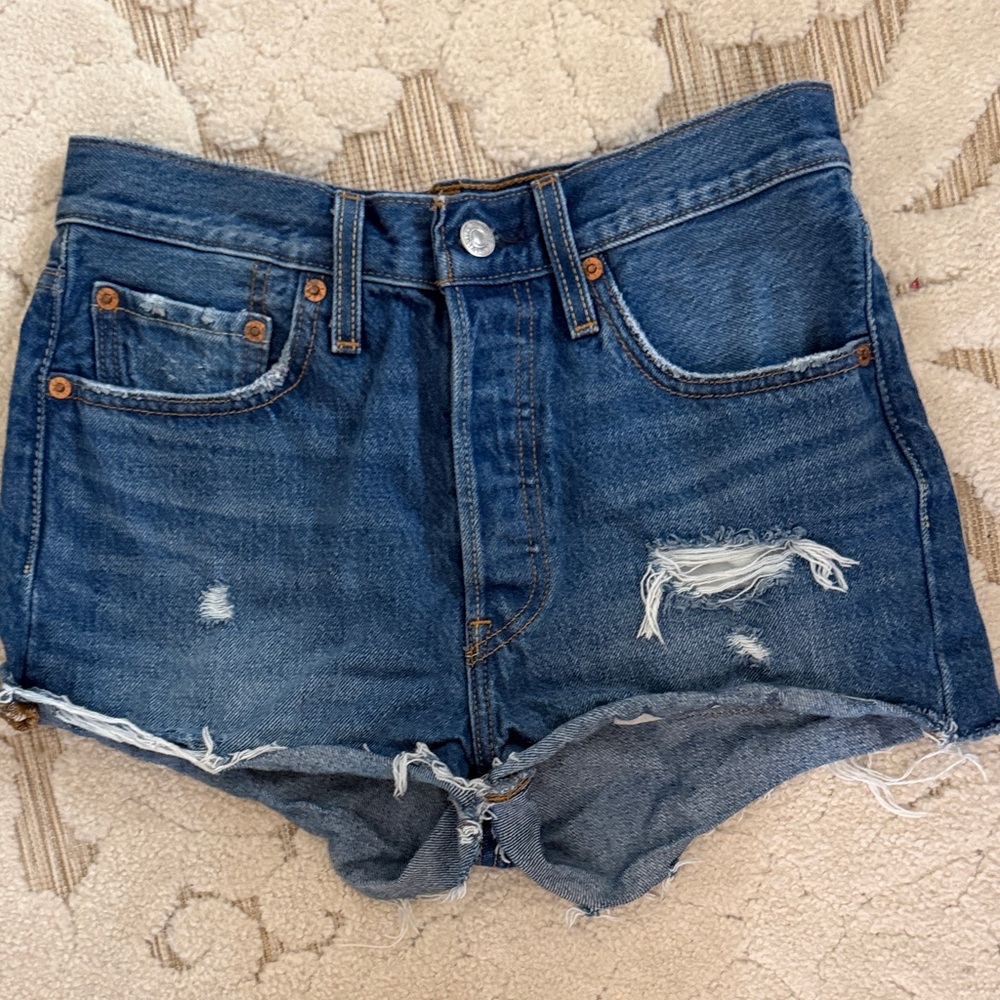 Levi great condition shorts size 26